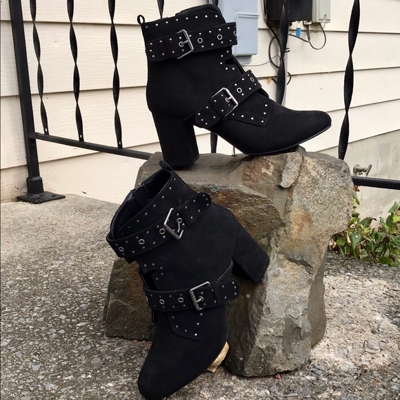 ❌❌SOLD❌❌METAPHOR BLACK BOOTS - Picture 4 of 8